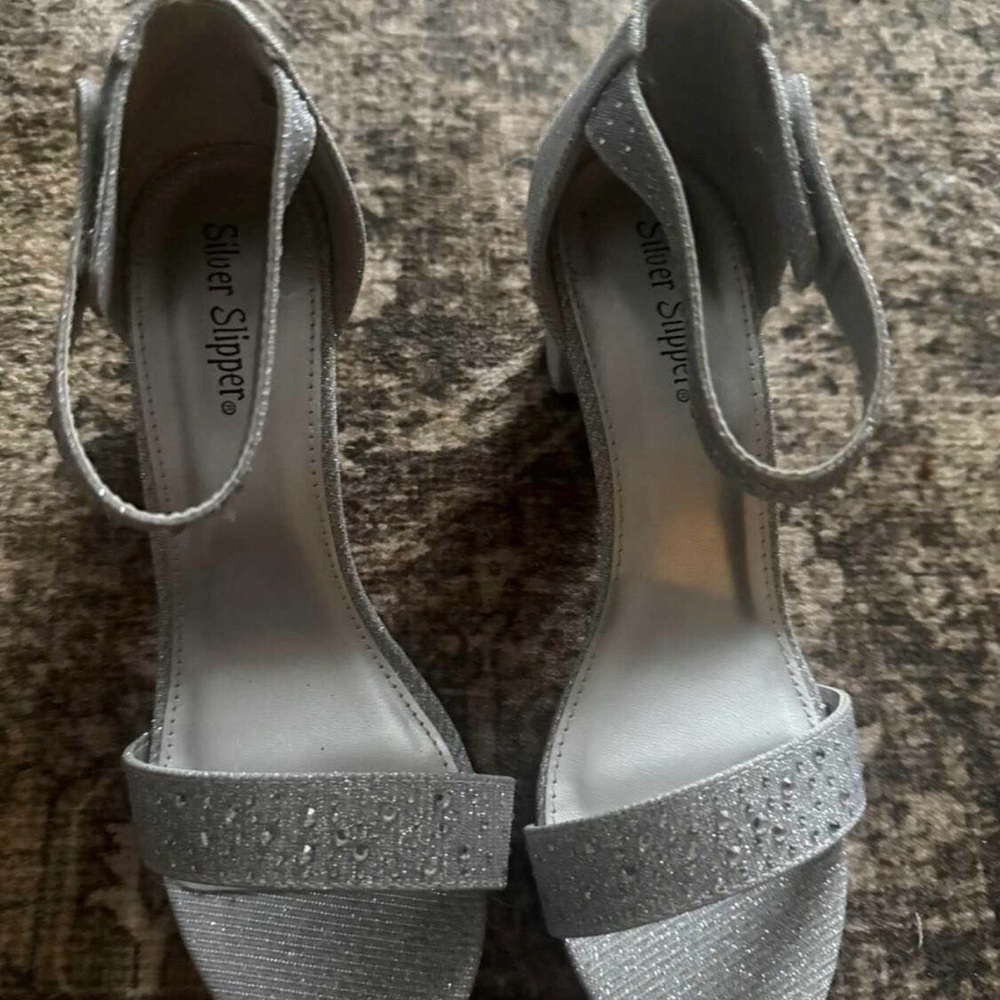 Silver Slipper Women's Glittering Silver Heels